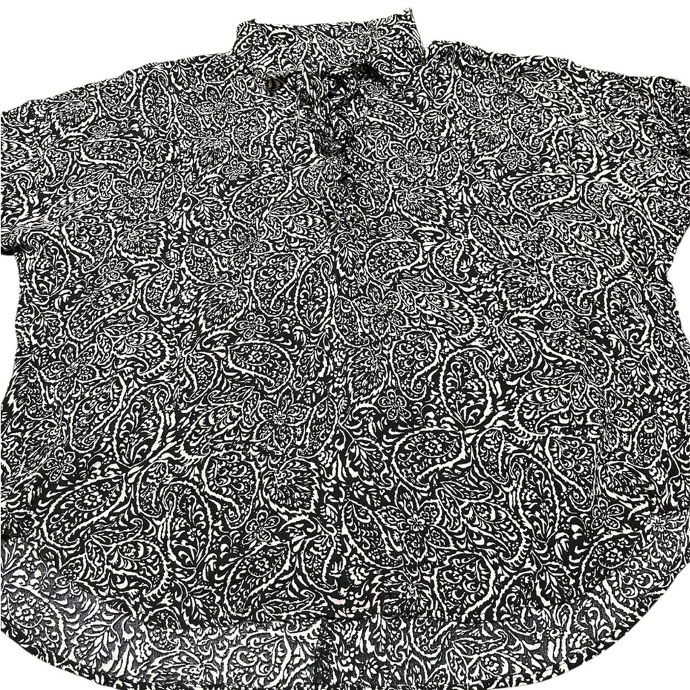 Day Trip Women’s Paisley Print Black And Cream Short Sleeve Boho Top